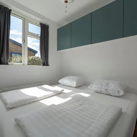 Trendy With Garden Holiday home *