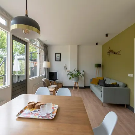 Holiday home Trendy With Garden *